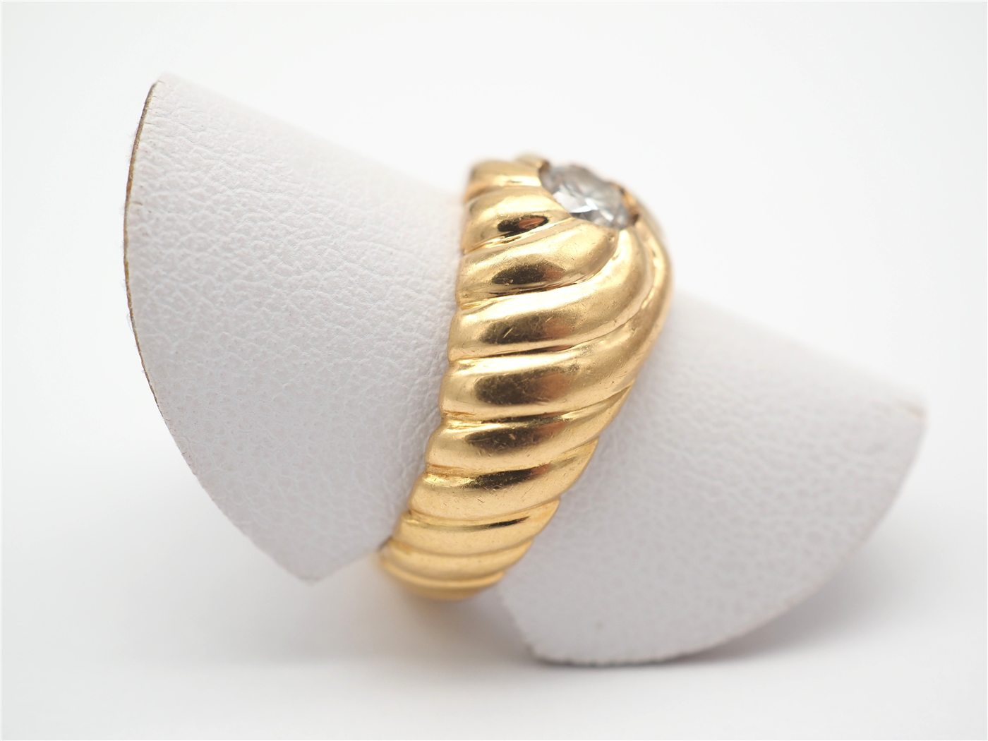 Bague tourbillon godronné en or jaune 750 mil — vue 3