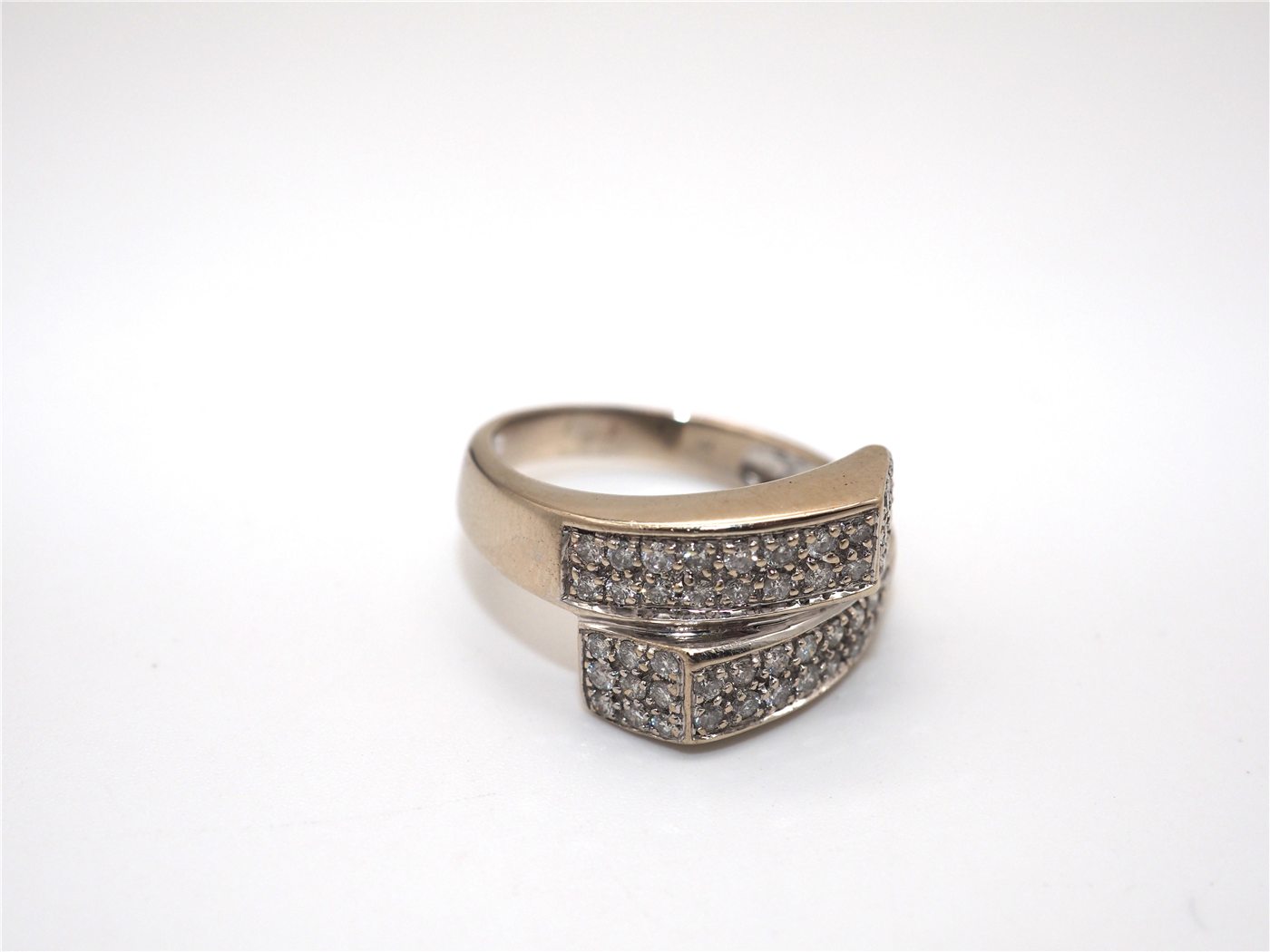 Bague en or blanc et diamants