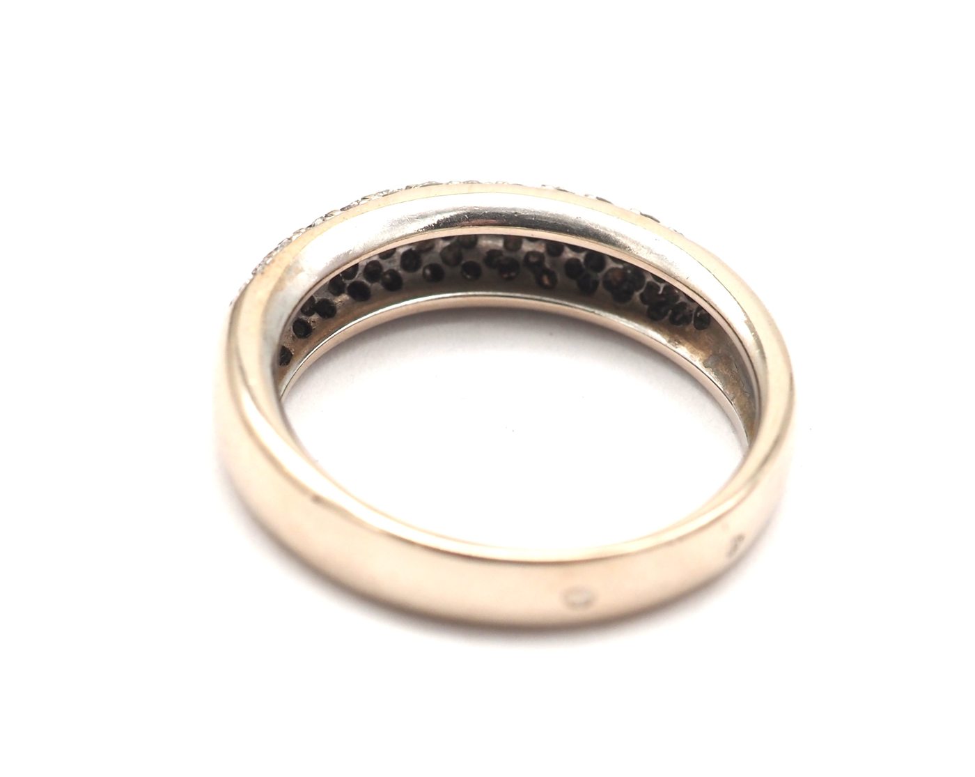 Bague jonc pavage or jaune 750 et diamants — vue 3