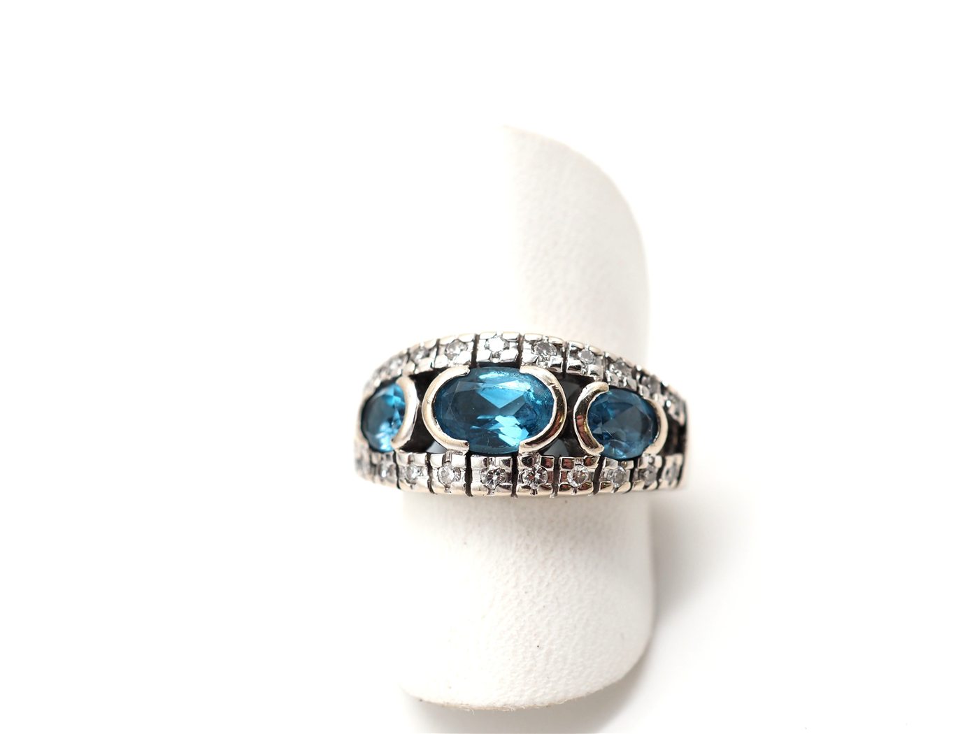 Bague or blanc et topaze — vue 2