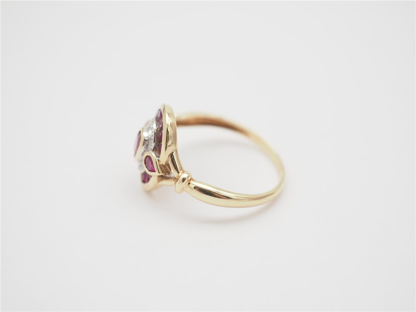 Bague or jaune 750 mil et rubis — vue 3