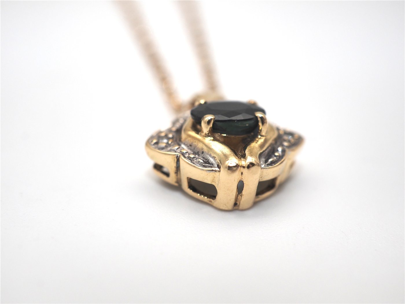 Collier or jaune 750 mil avec pendentif saphir — vue 2