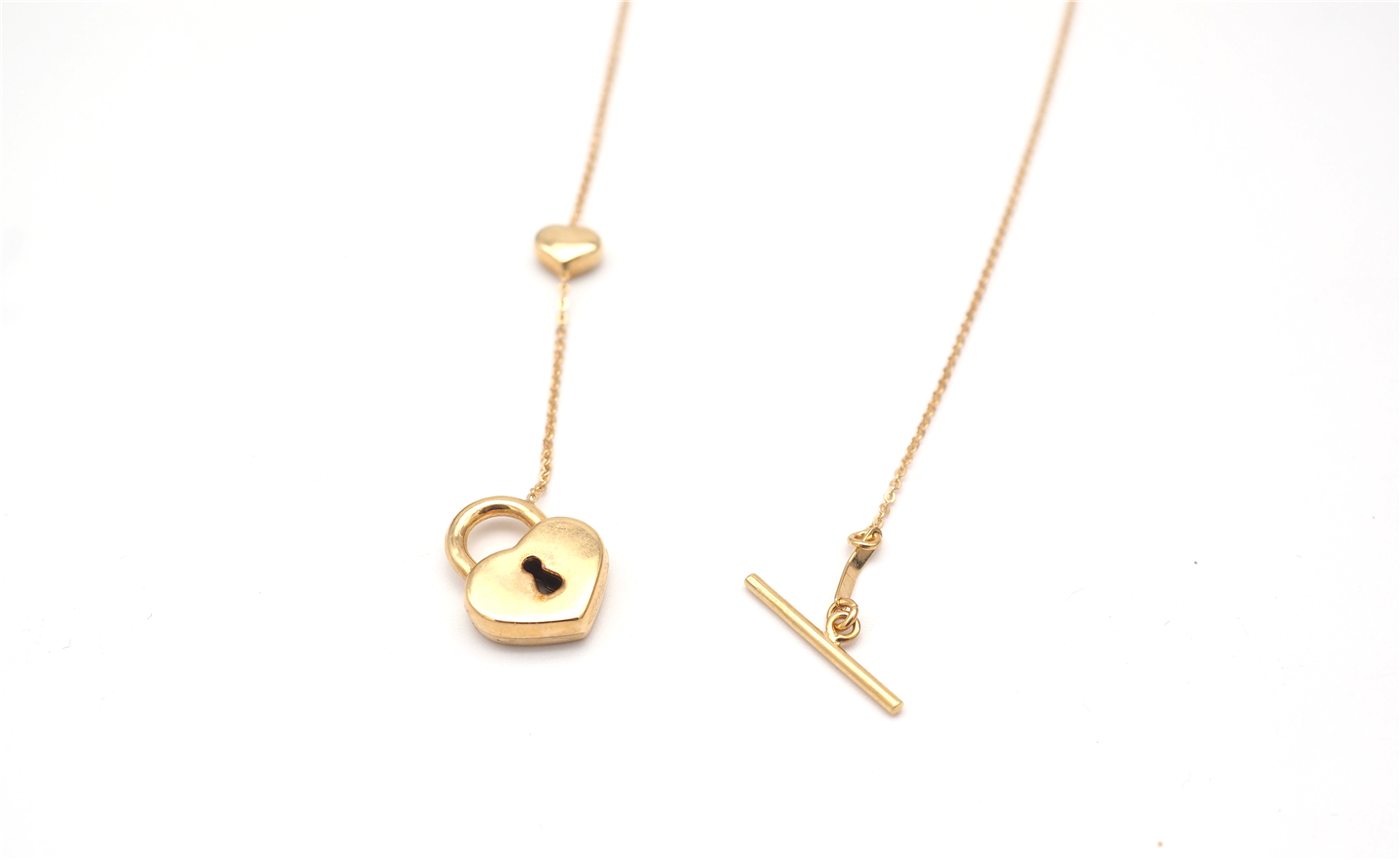 Chaîne en or jaune avec pendentif cadenas et cœur — vue 2