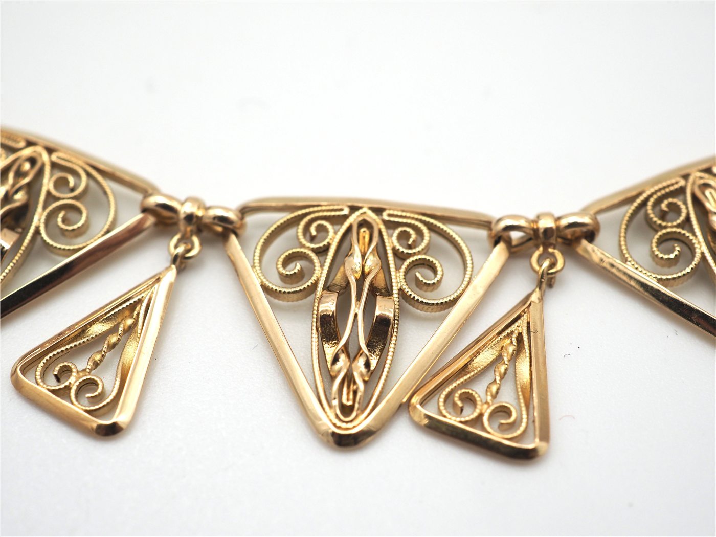 Collier fin années 19ème en or jaune 18 k — vue 2