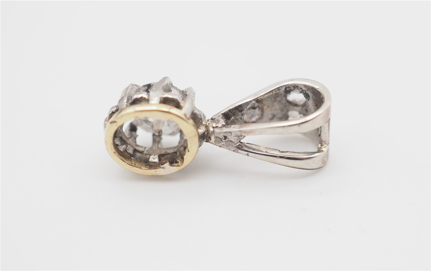 Pendentif en or blanc 750 et diamants — vue 2