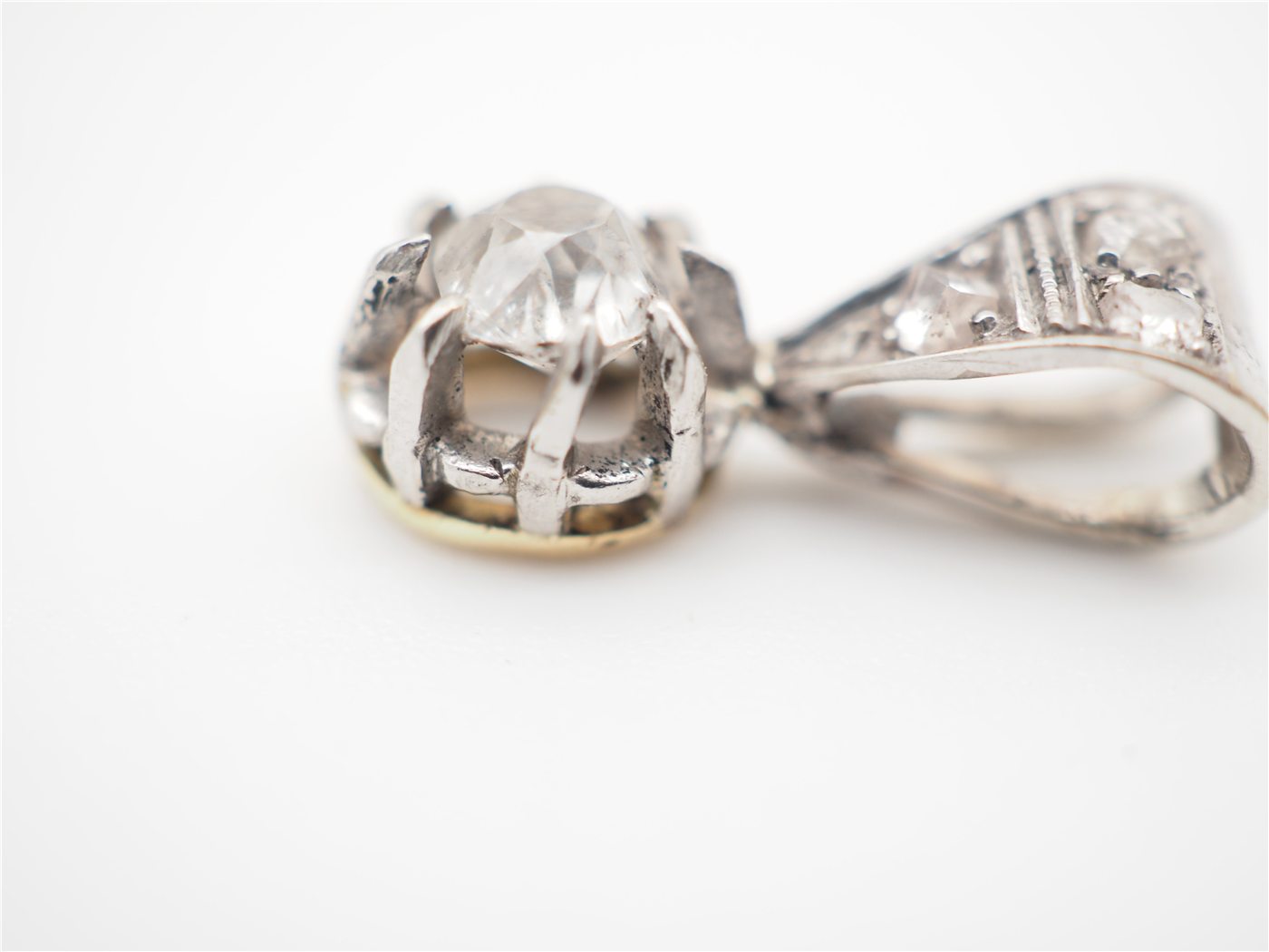 Pendentif en or blanc 750 et diamants — vue 3