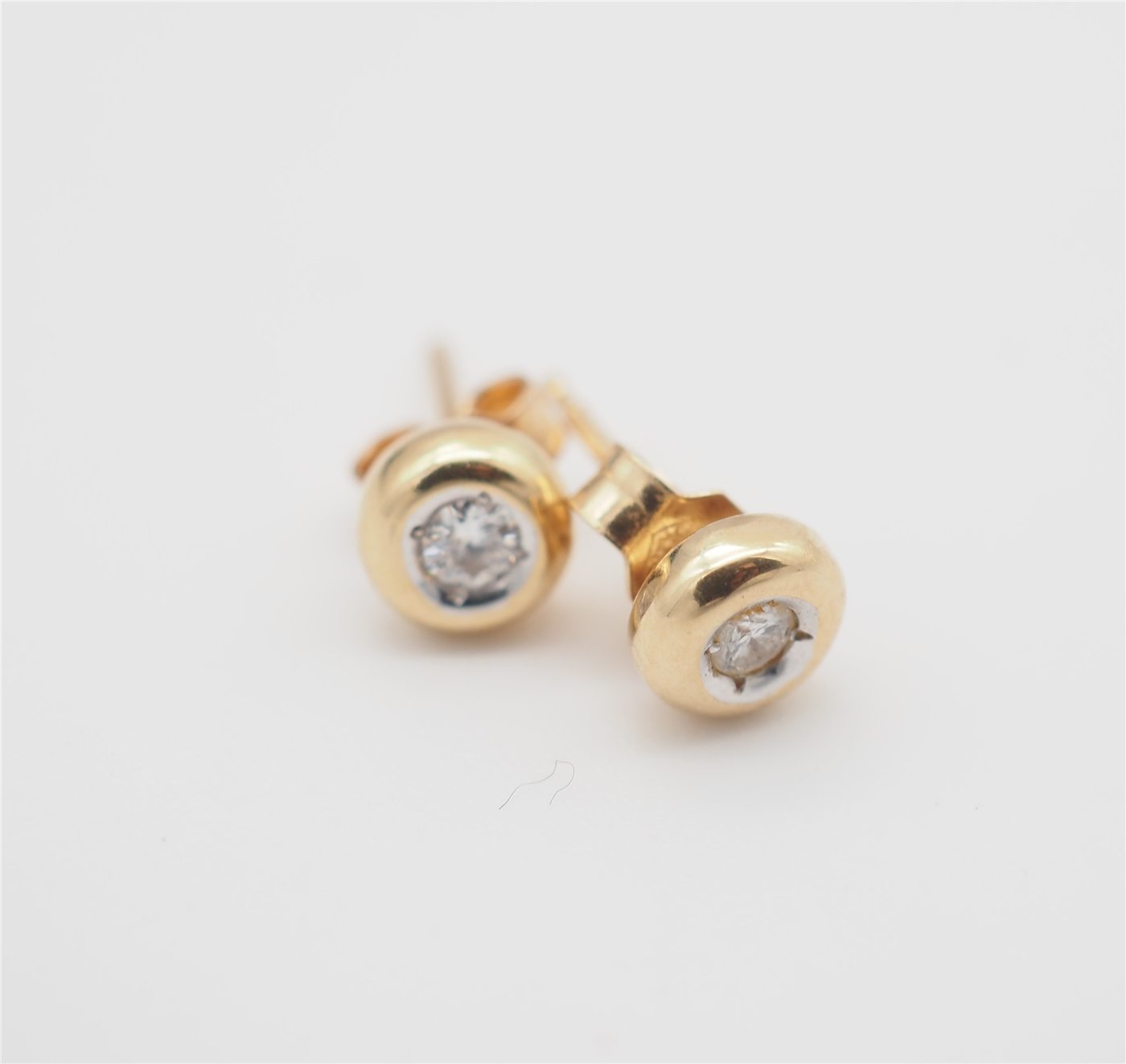 Boucles d'oreilles en or jaune 750 mil et diamants — vue 2