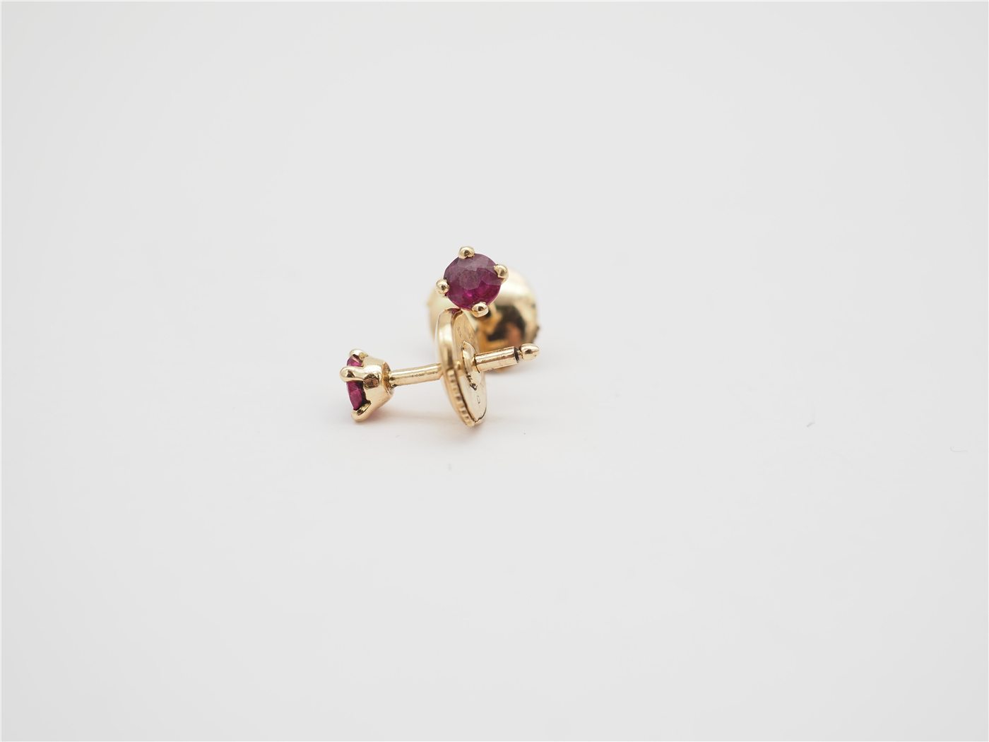 Boucles d'oreilles or jaune 750 mil et rubis — vue 4