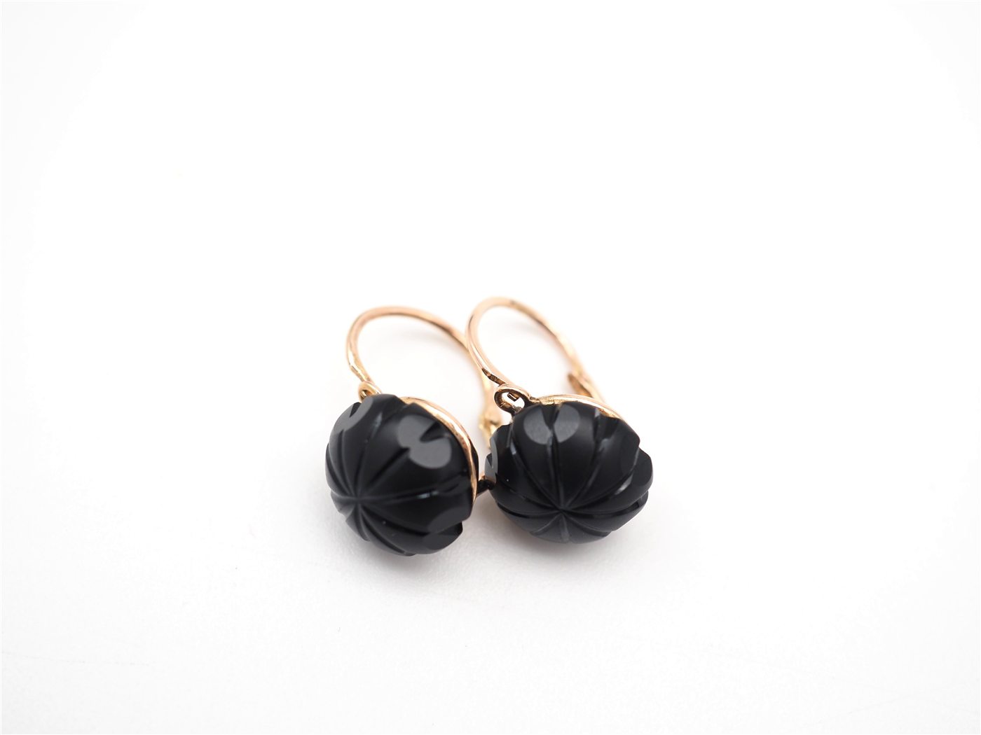 Boucles d'oreilles en or rose 750 mil et geai noir