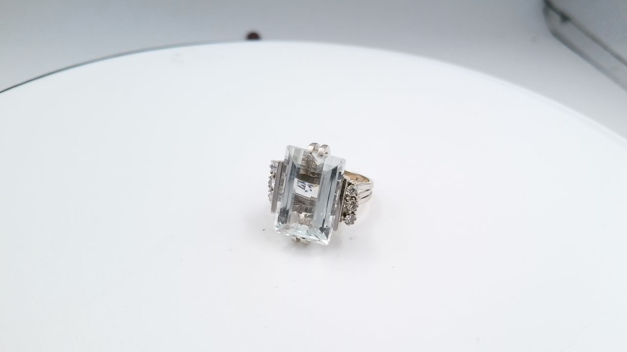 bague en or blanc cocktail année 1960 aigue marine et diamant — vue 6