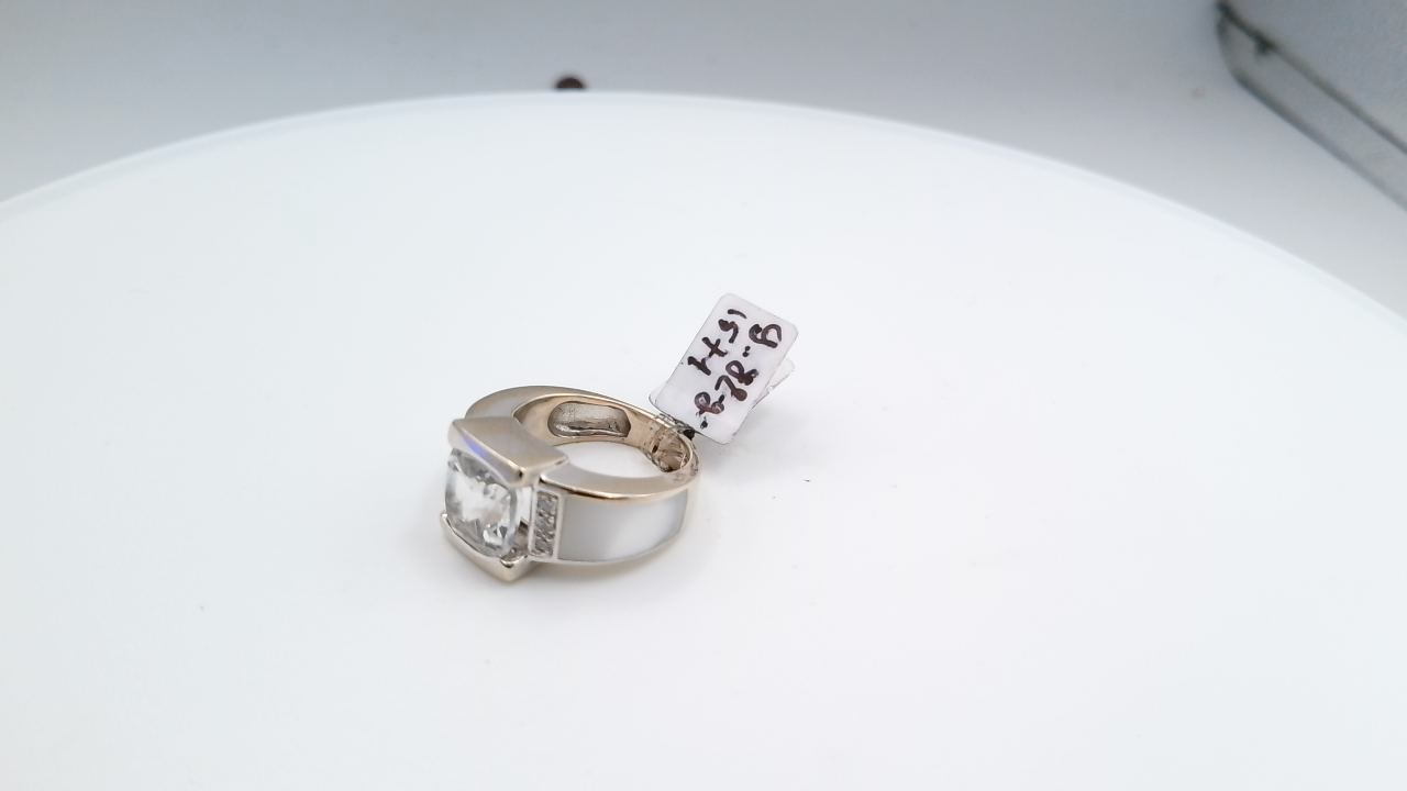 jonc solitaire en or blanc 18K 750/1000 dimant taille coussin 1.5ct approx — vue 3