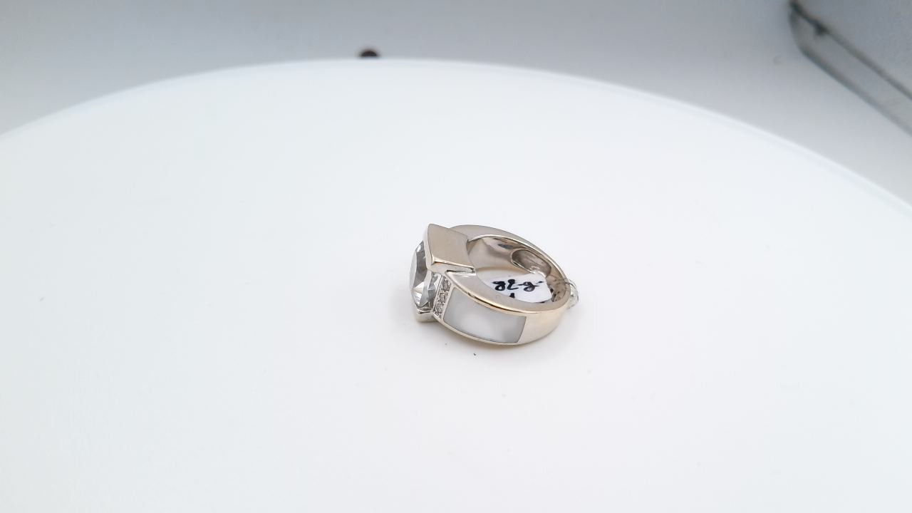 jonc solitaire en or blanc 18K 750/1000 dimant taille coussin 1.5ct approx — vue 9