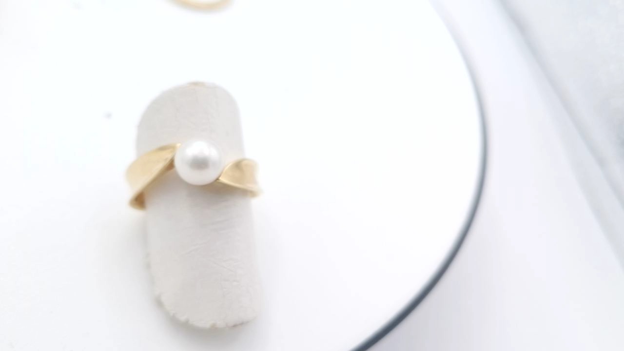 bague en or jaune 18K avec perle — vue 3