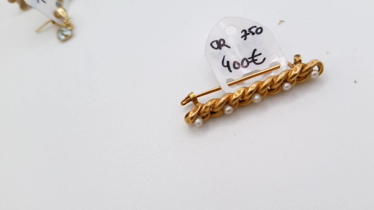 broche or 18K — vue 3