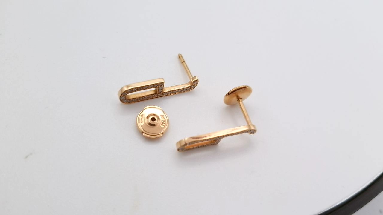 Boucle d'oreilles — vue 3