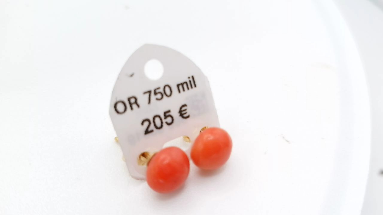 boucles d'oreilles en corail de mediteranée or jaune 18K — vue 3