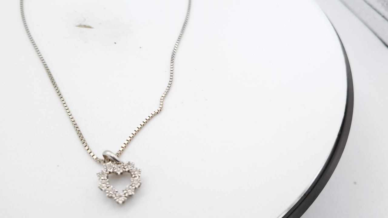 collier or blanc avec coeuir en diamant — vue 2