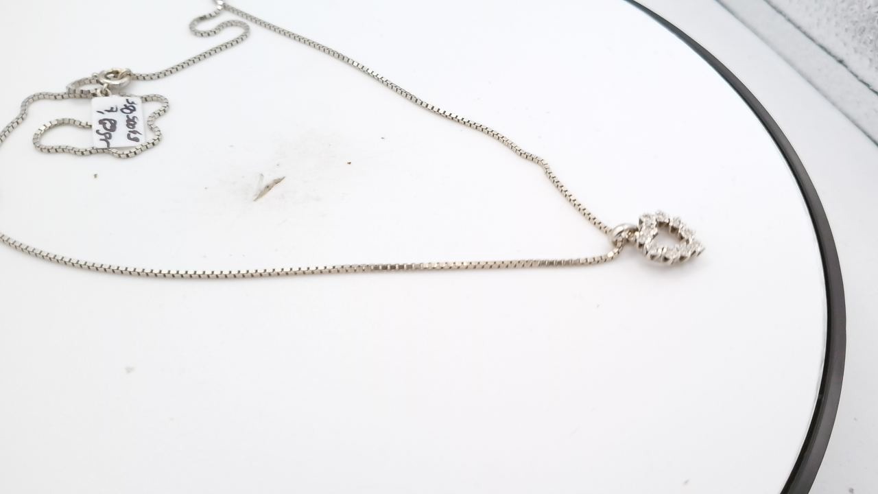 collier or blanc avec coeuir en diamant — vue 3