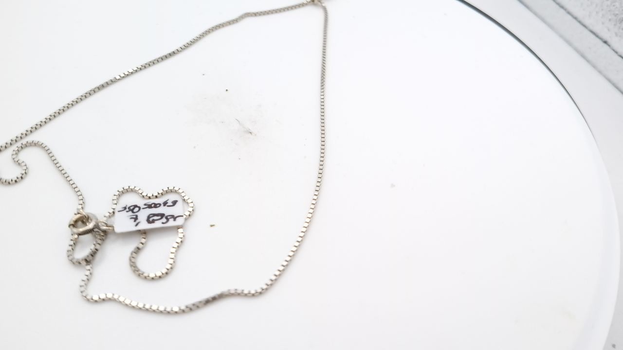 collier or blanc avec coeuir en diamant — vue 4