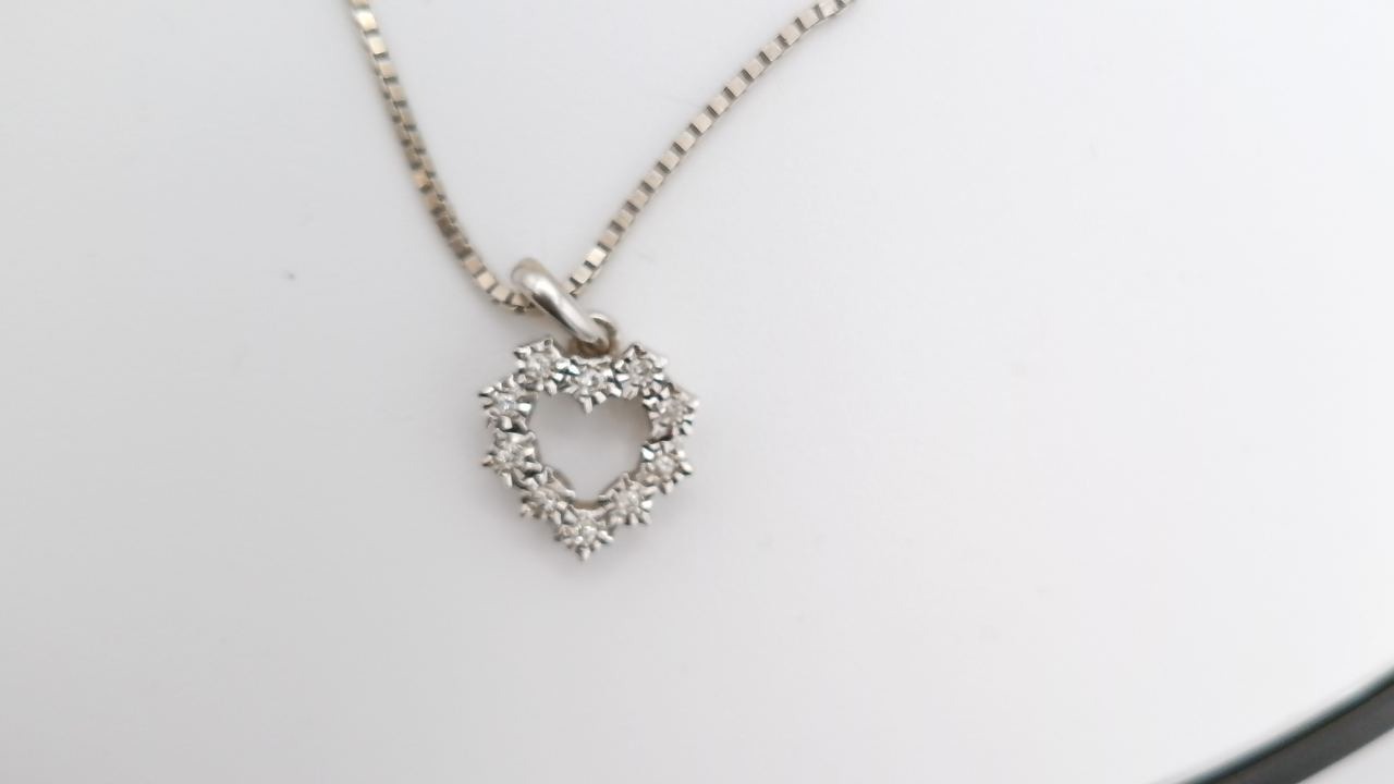 collier or blanc avec coeuir en diamant — vue 5