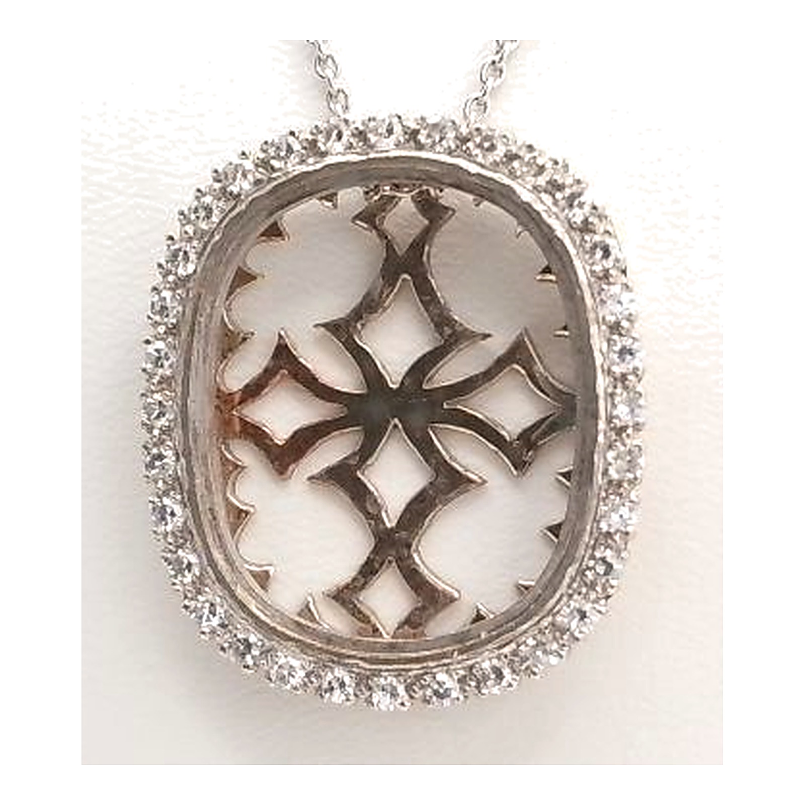 Collier et pendentif art déco or blanc 750 et diamants