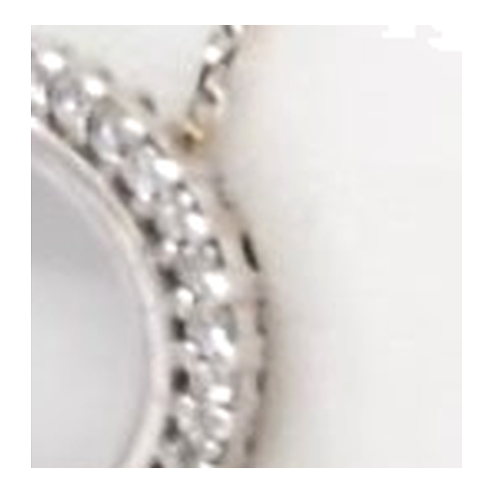 Collier et pendentif ovale art déco en or blanc et diamants 750