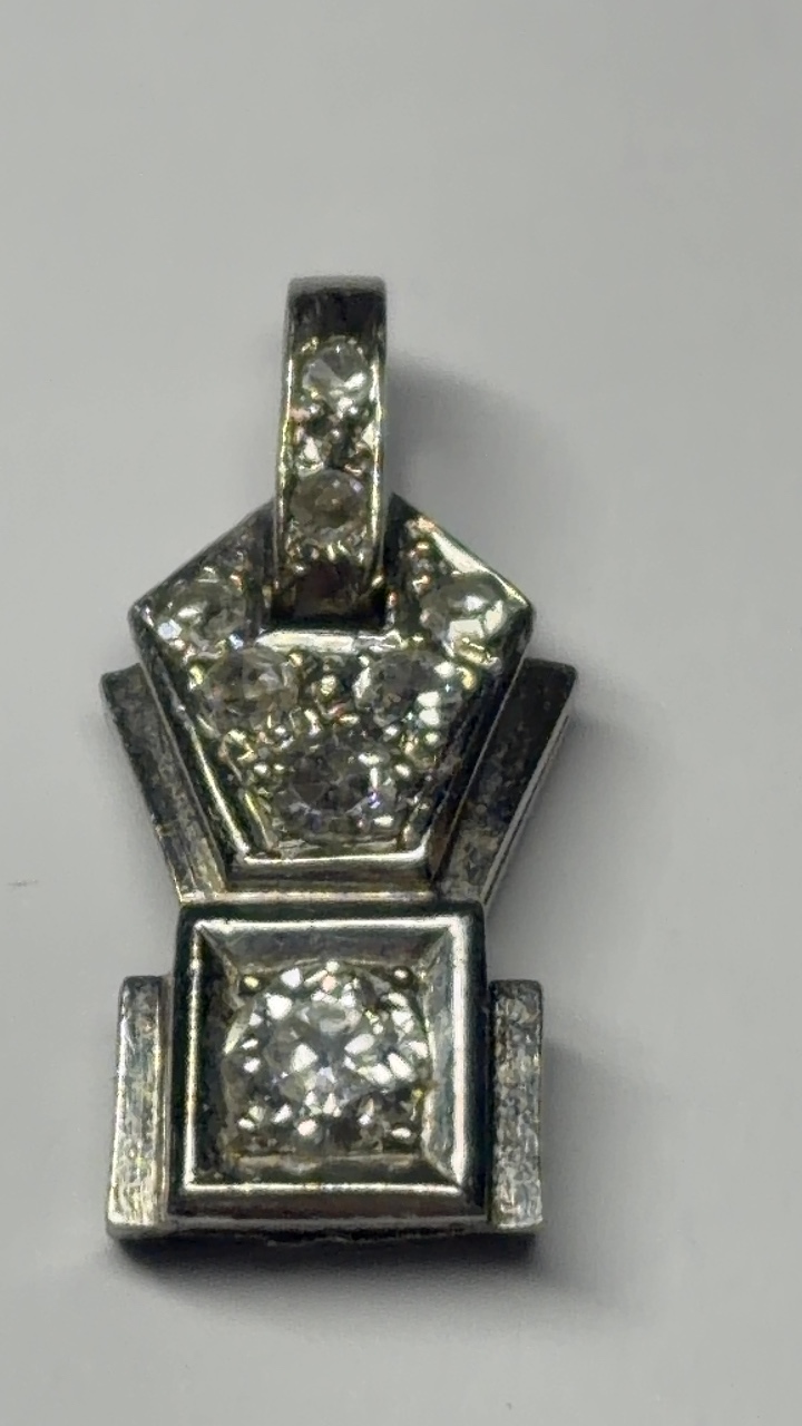 Pendentif art, déco, platine et diamants