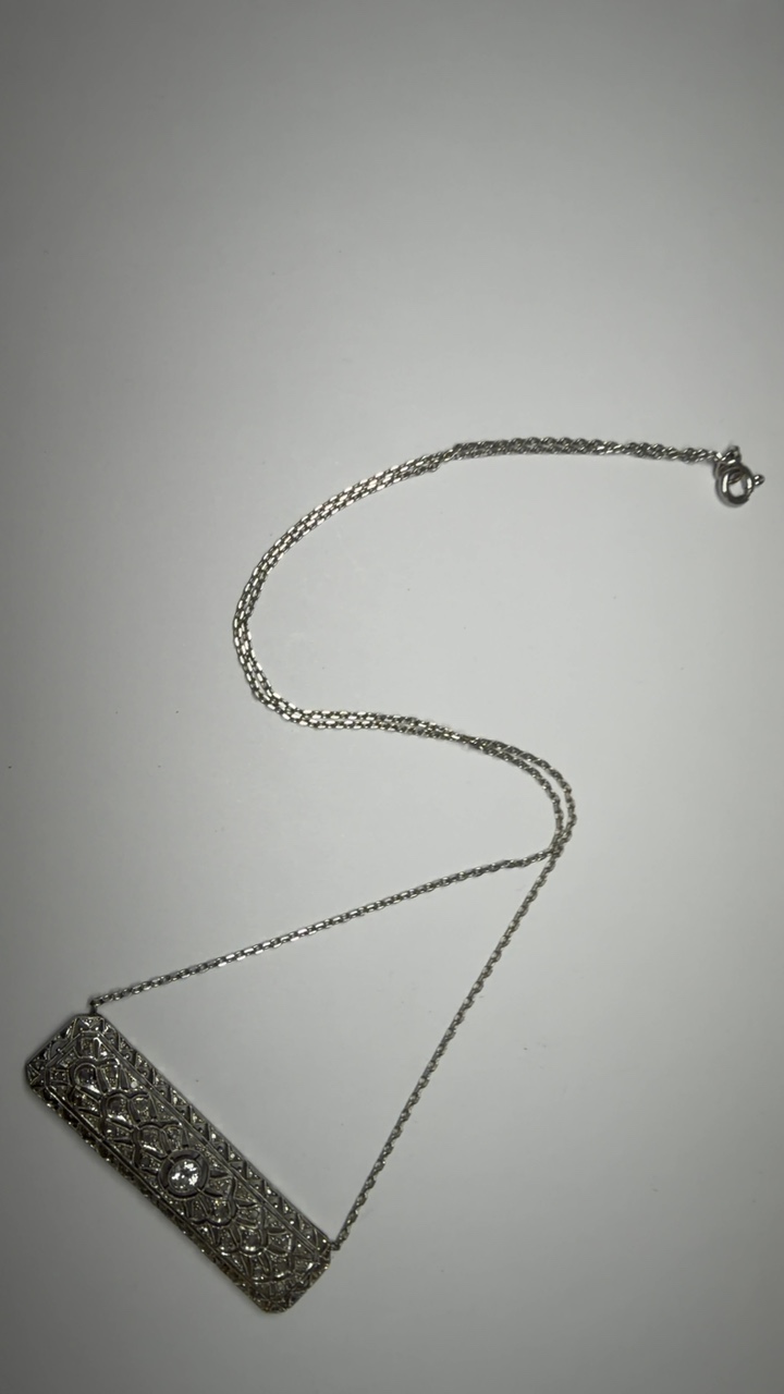 Collier or blanc 750 et pendentif, platine et diamants — vue 2
