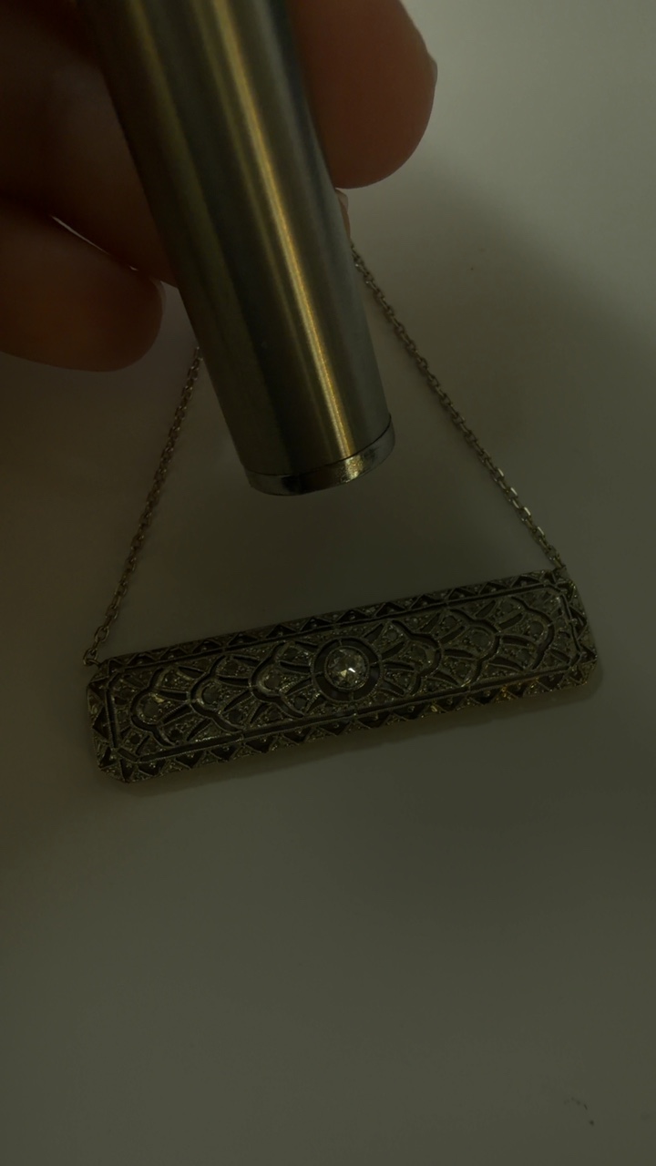 Collier or blanc 750 et pendentif, platine et diamants — vue 4